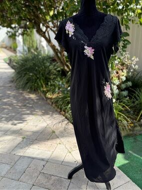 Oscar de la Renta Black Slip with Pink Floral Appliqué